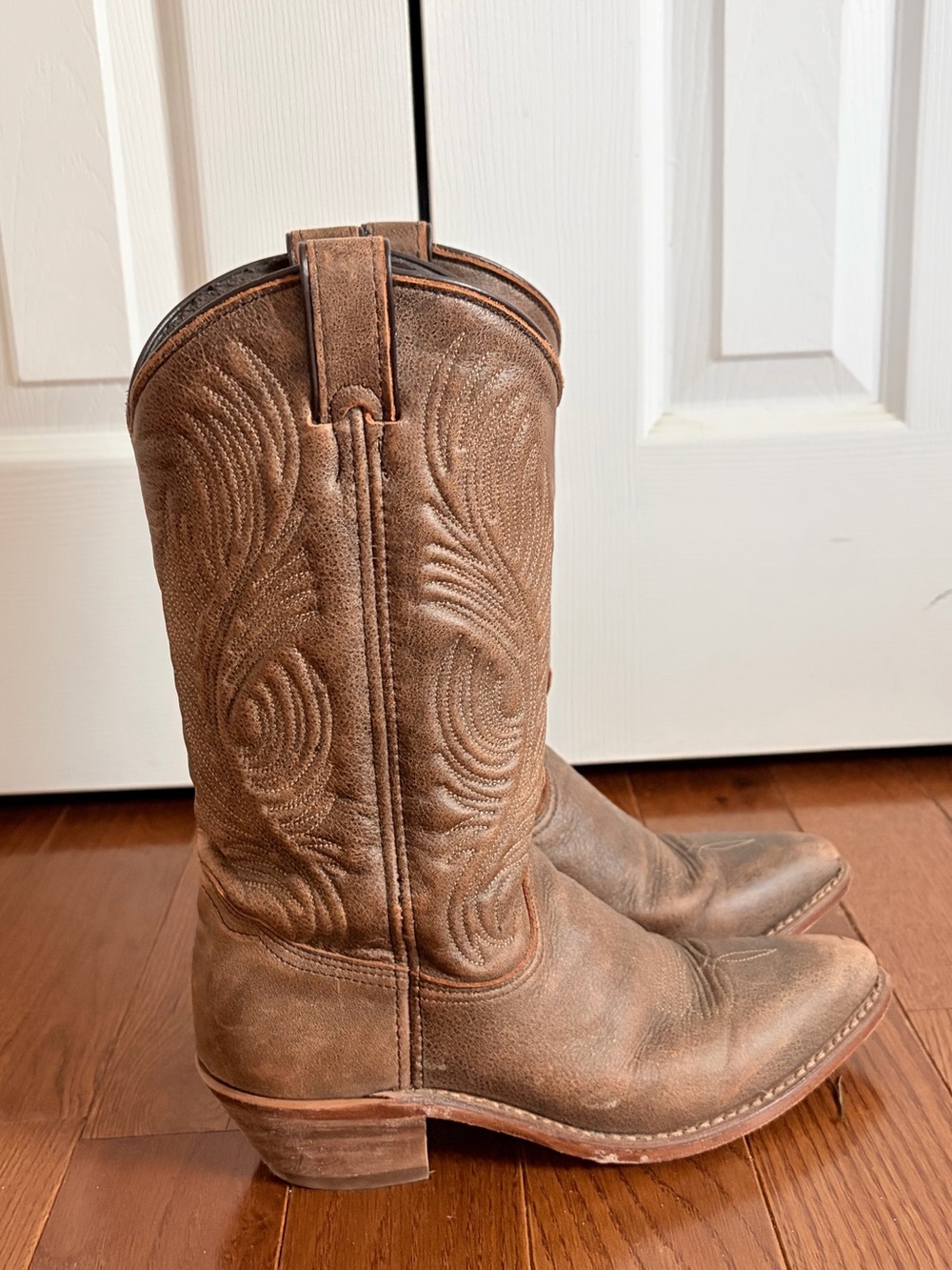Abilene Western Cowhide Boots Size women 7.5